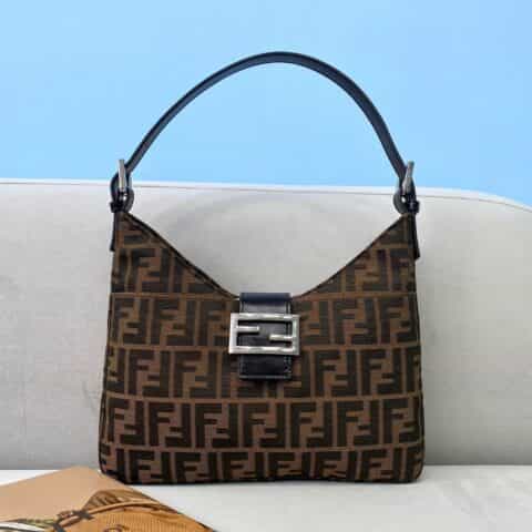 FENDI芬迪老花帆布腋下包8320