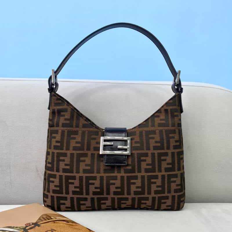 FENDI芬迪老花帆布腋下包8320