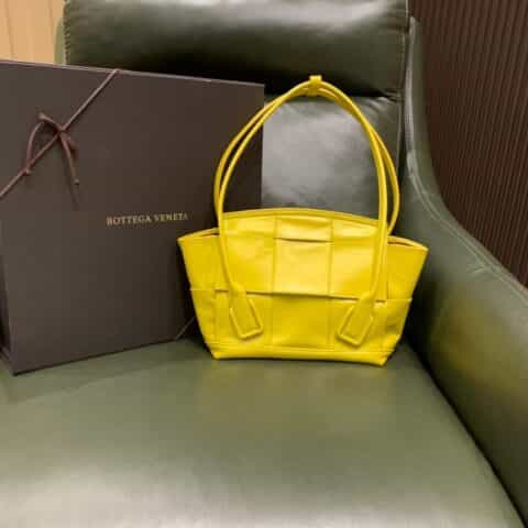 Bottega Veneta Arco33 Bag 666874油腊皮黄香李色