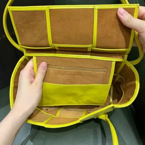 Bottega Veneta Arco33 Bag 666874油腊皮黄香李色