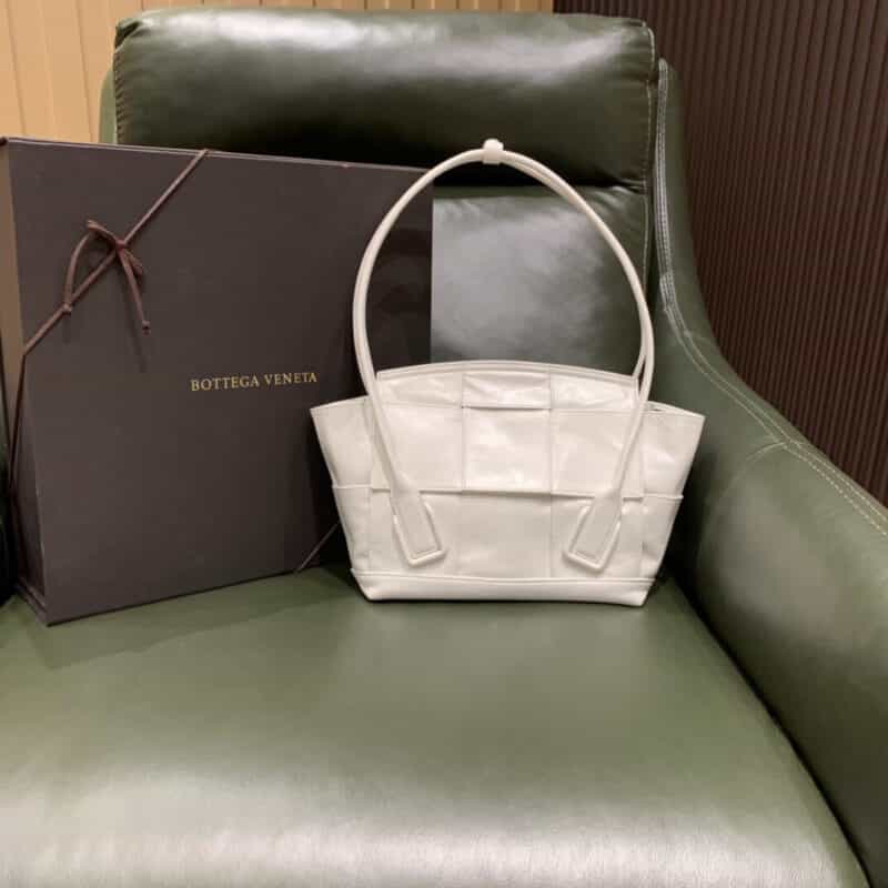 Bottega Veneta Arco33 Bag 666874油腊皮白色