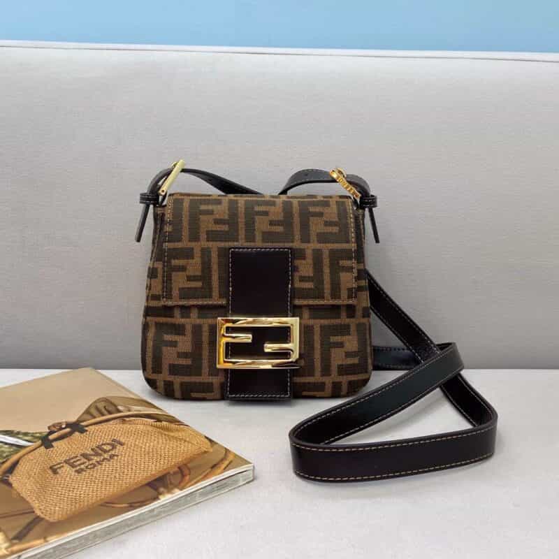 FENDI芬迪FF中古小包0153