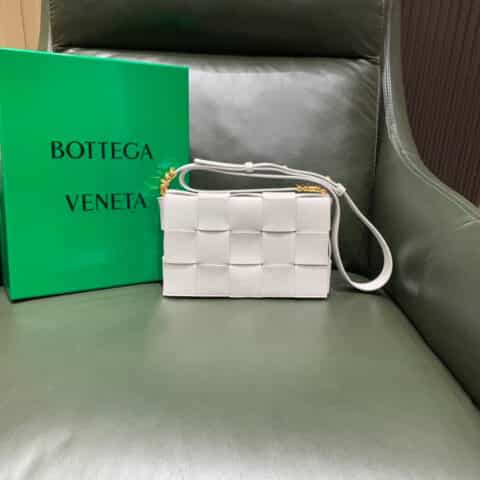 Bottega Veneta Cassette Bag 666870白色 金属配饰款