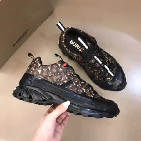 BURBERRY巴宝莉   Vintage 复古格纹棉质面料与尼龙时装秀款 Union 运动鞋