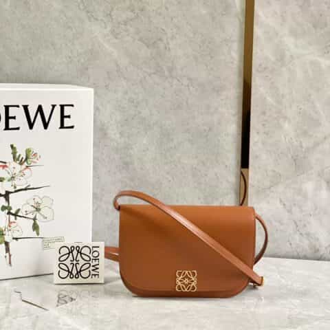 LOEWE罗意威 最新款Goya Bag Mini风琴包 0667焦糖色