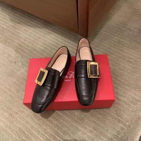 Roger vivier  钻扣与金属扣珍珠牛皮RV乐福鞋