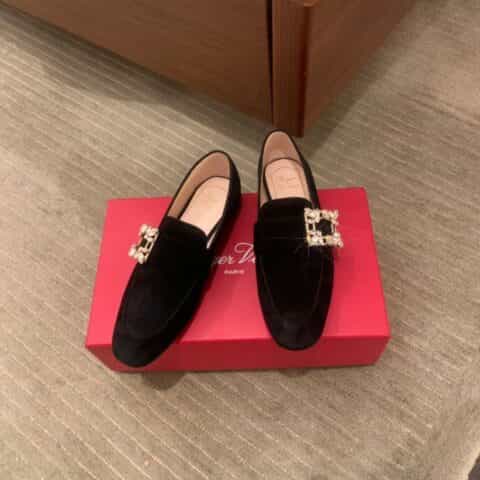 Roger vivier  钻扣与金属扣珍珠牛皮RV乐福鞋