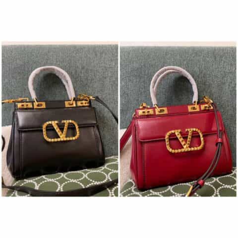 Valentino华伦天奴Garavani Rockstud Alcove 中号粒面小牛皮手袋3300