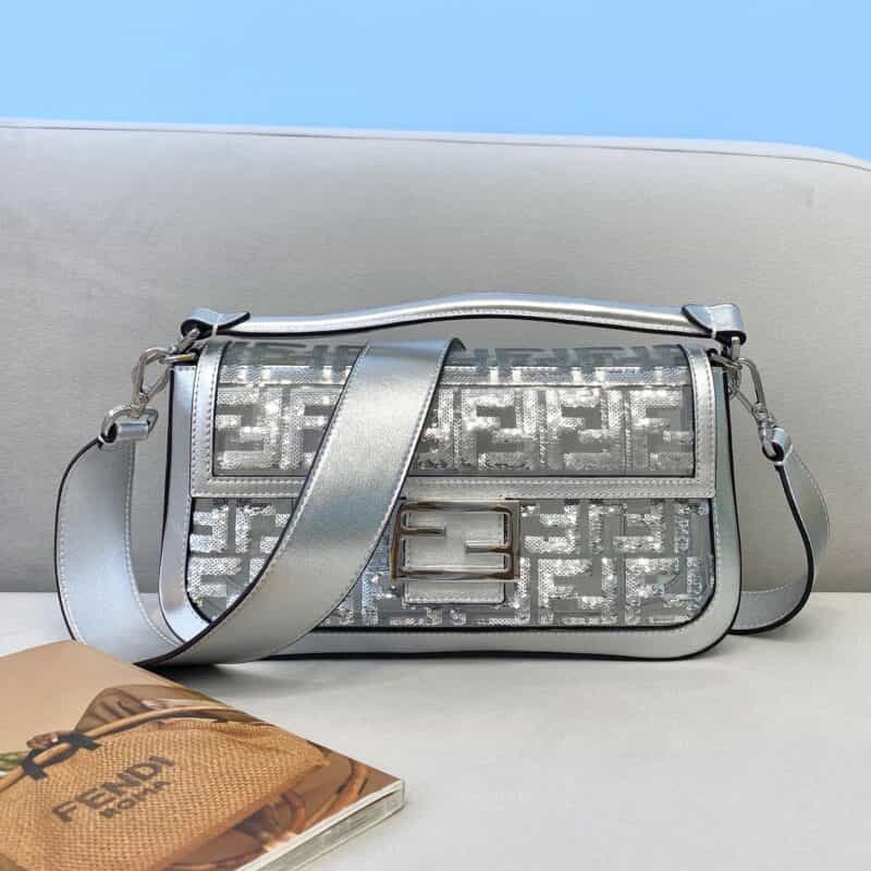 FENDI芬迪刺绣双F标志性Baguette法棍包0138L