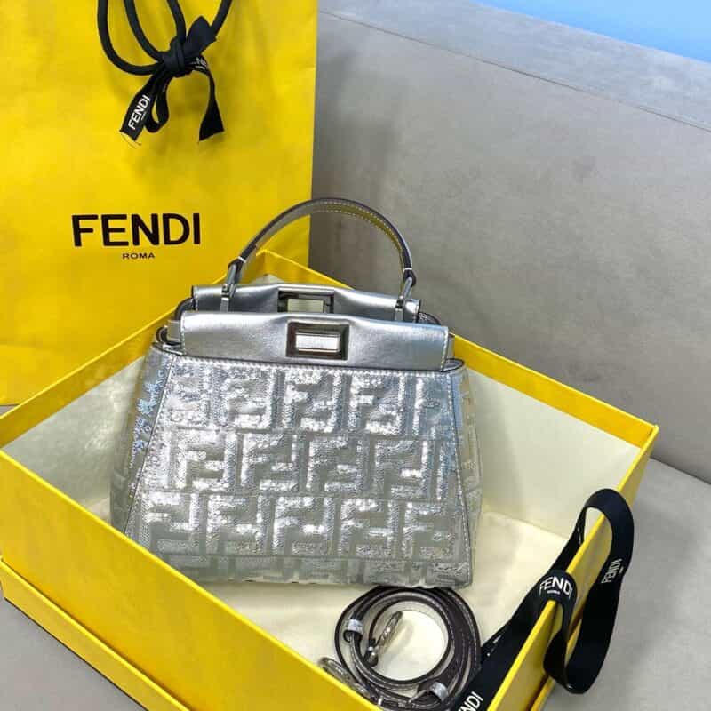 FENDI芬迪手工珠片点缀peekaboo手袋2120