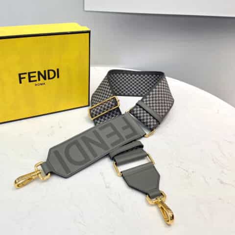 FENDI芬迪标志性字母LOGO宽版肩带910