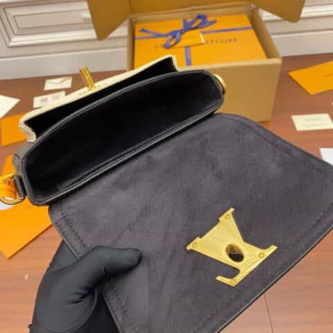 Louis Vuitton LV Lockme Tender Bag M58557黑色