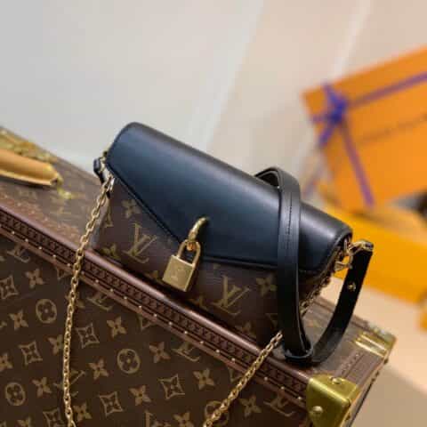 Louis Vuitton LV Padlock on Strap 腋下包 M80559黑色