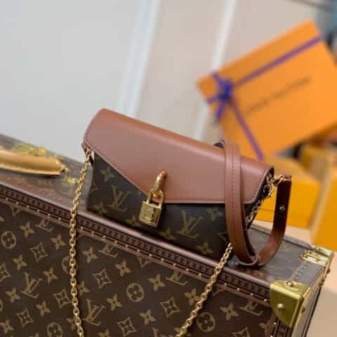 Louis Vuitton LV Padlock on Strap 腋下包 M80763焦糖色