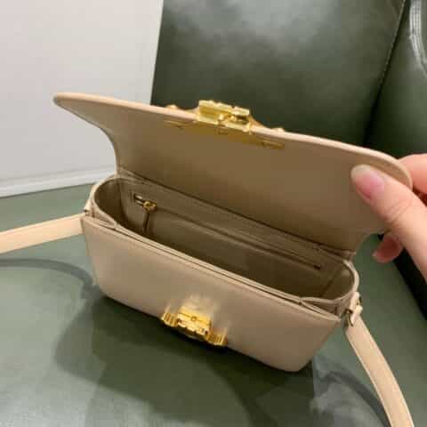 Celine思琳 Teen Triomphe Bag 188423奶茶色
