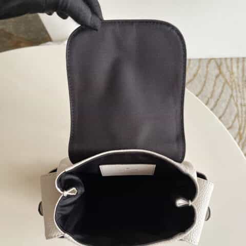 Louis Vuitton LV Christopher XS 单肩包 M58493白色