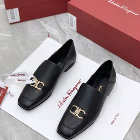 SF salvatore Ferraga*o  菲拉*慕GANCINI马蹄扣小方头可踩跟乐福鞋