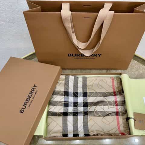 Burberry巴宝莉金属感专属标识制格纹围巾