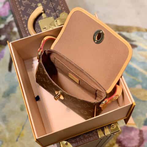 Louis Vuitton LV Tikal PM shoulder bag M40078