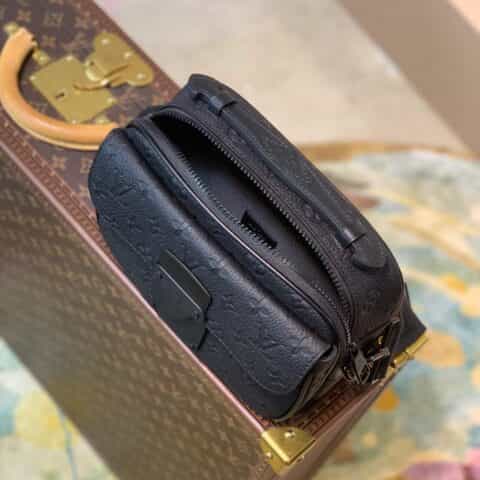 Louis Vuitton LV S Lock 邮差包 M58489黑色
