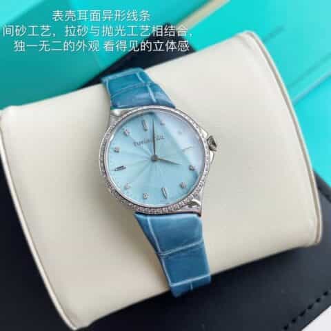 蒂芙尼TIFFANY&co.冰蓝色METRO系列的主打色28mm瑞士原装石英机芯腕表