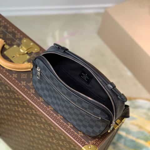 Louis Vuitton LV Ambler 腰包 N41289