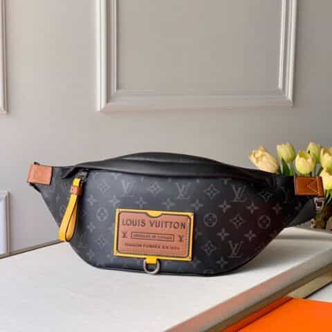 Louis Vuitton LV Discovery Bumbag M45220