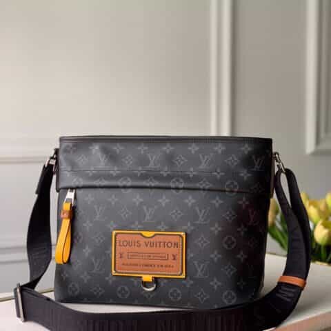 Louis Vuitton LV Besace Zippee M45214