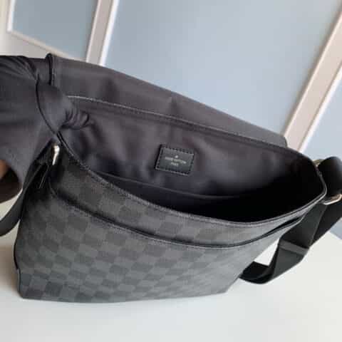 Louis Vuitton LV District 小号邮差包 N40349