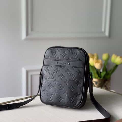 Louis Vuitton LV Danube Slim 相机包 M44972