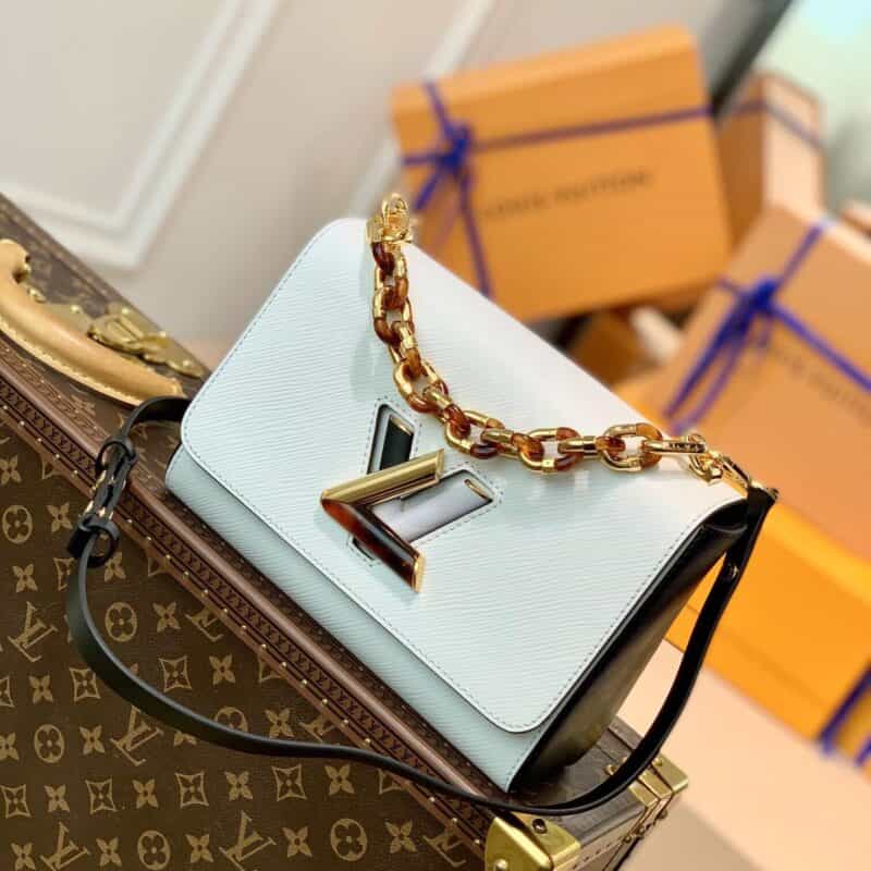 Louis Vuitton LV Twist MM bag M58526