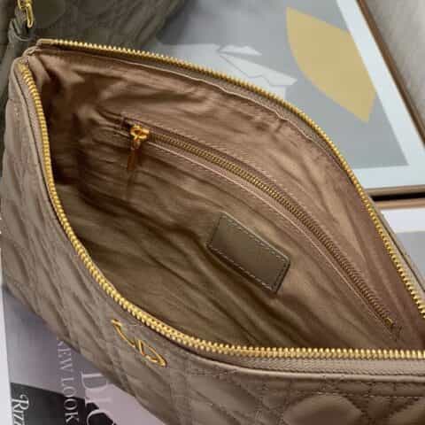 Dior Caro Daily 大号手拿包 S5086UWHC_M45M
