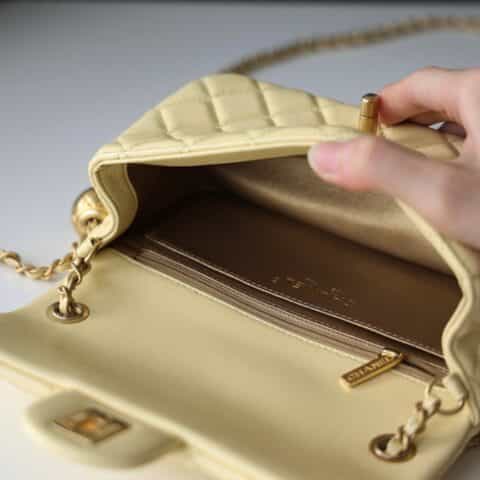 Chanel Flap Bag CF羊皮大Mini金球包 AS1787鹅蛋黄