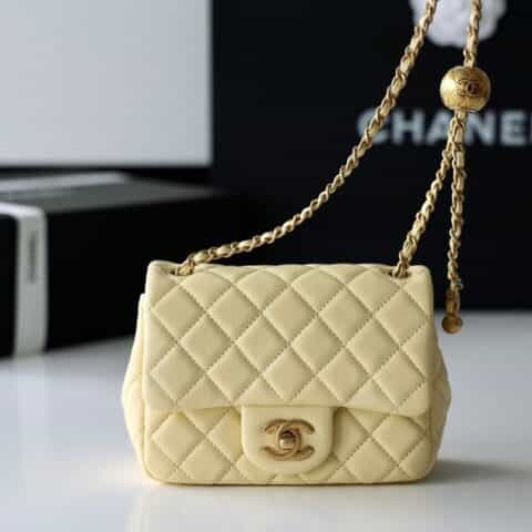 Chanel Flap Bag CF Mini羊皮方胖子金球包 AS1786鹅蛋黄