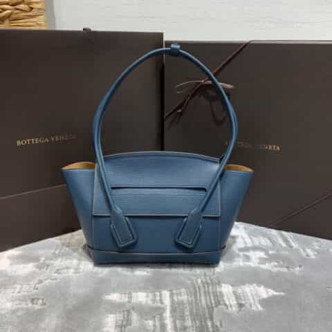 Bottega Veneta Arco 33 bag 580725掌纹潟湖蓝