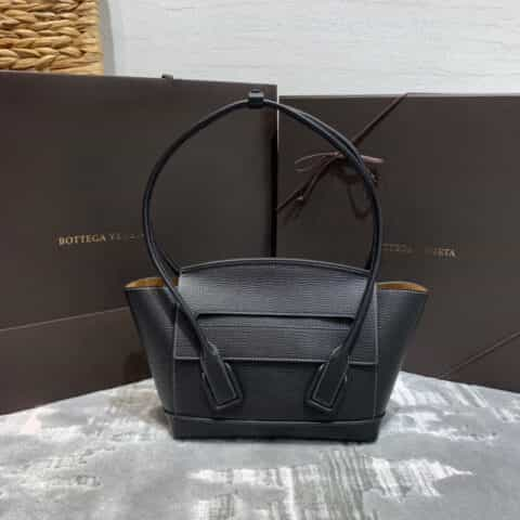 Bottega Veneta Arco 33 bag 580725掌纹黑色