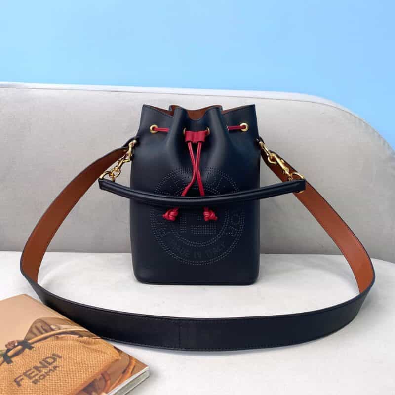 FENDI芬迪牛皮大号水桶包036
