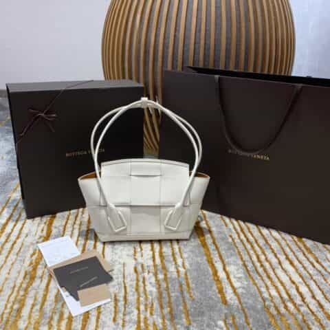 Bottega Veneta The Arco 33 bag 575943荔枝纹白色