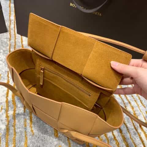 Bottega Veneta The Arco 33 bag 575943荔枝纹焦糖色