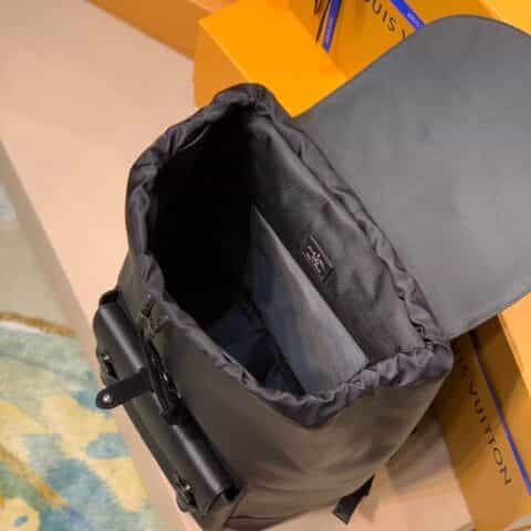 Louis Vuitton LV Christopher Slim 双肩包 M58644