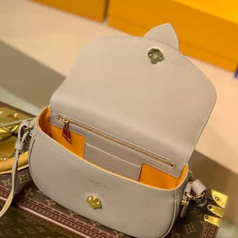 Louis Vuitton LV Pont 9 Soft 小号马鞍包 M58728灰色