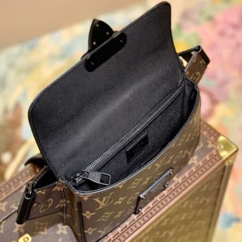 Louis Vuitton LV S Lock Sling Bag 腰包 M45807黑色