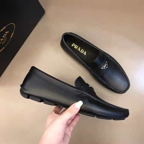 PRADA/普拉达    进口头层牛皮P家经典奢牌驾车豆豆鞋