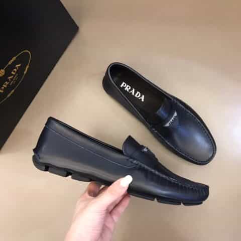 PRADA/普拉达    进口头层牛皮P家经典奢牌驾车豆豆鞋