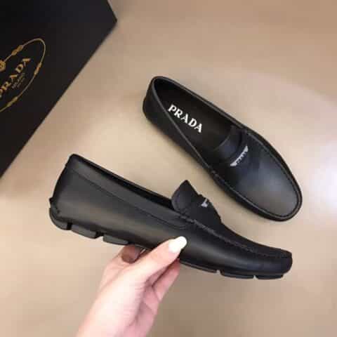 PRADA/普拉达    进口头层牛皮P家经典奢牌驾车豆豆鞋