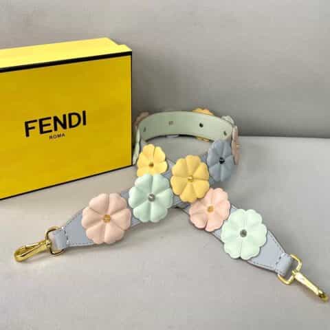 FENDI芬迪彩色花瓣长肩带896