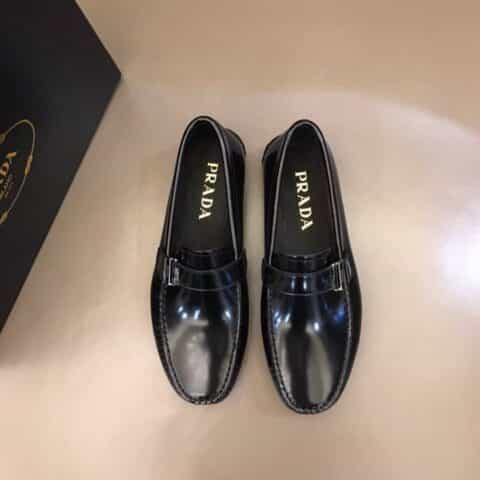 PRADA/普拉达    进口头层牛皮P家经典奢牌驾车豆豆鞋