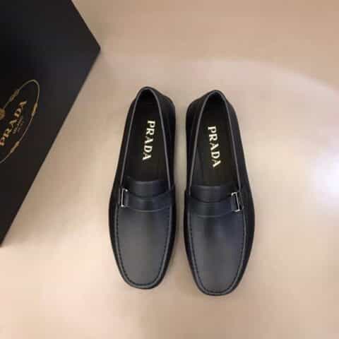 PRADA/普拉达    进口头层牛皮P家经典奢牌驾车豆豆鞋