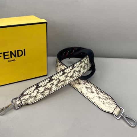 FENDI芬迪皮条穿孔打结编织蛇皮长肩带890A