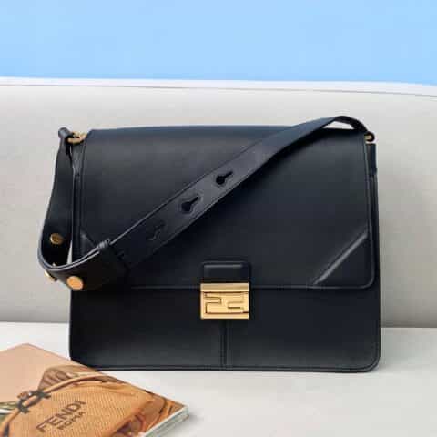 FENDI芬迪定制小牛皮FFlogo KAN U小方包0501